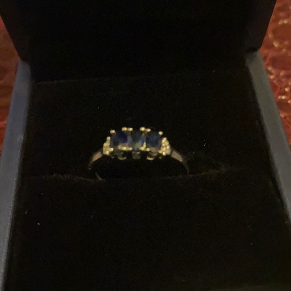 Sapphire ring